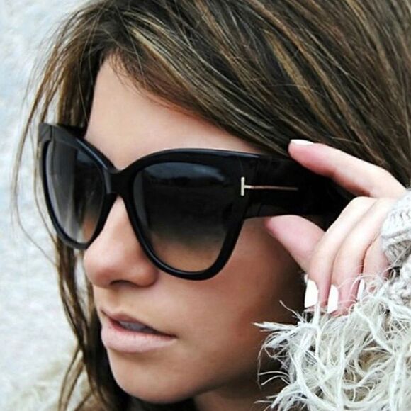 SUNGLASSES WOMEN FASHION ELEGANCE, CHARMING, PLAYFUL, UV PROTECTION.